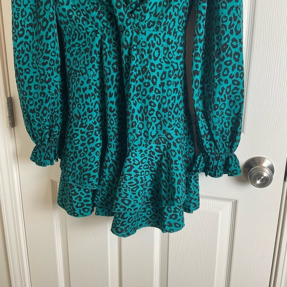 Double Crazy Layered Ruffle Hem
Leopard Dress size medium - Picture 3 of 11